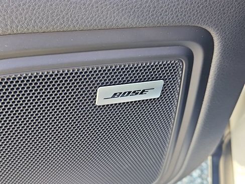 Certified 2026 Porsche Macan AWD/4WD image 17