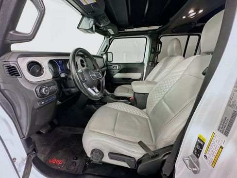 Used 2021 Jeep Wrangler Unlimited Sahara AWD/4WD image 22