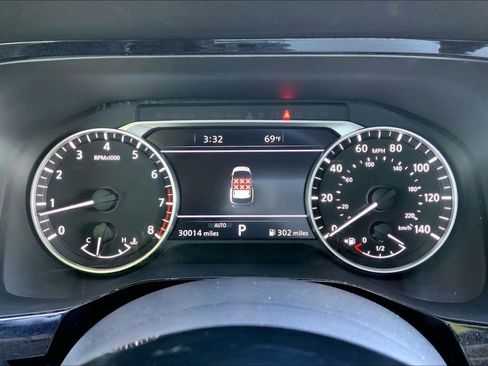 Used 2023 Nissan Pathfinder SL w/ Lighting Package (N92) AWD/4WD image 10