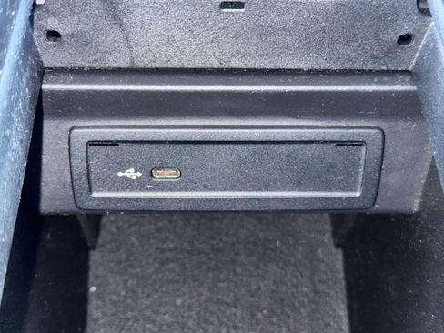 Used 2021 Mercedes-Benz A 35 AMG 4MATIC image 33