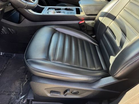 Used 2024 Ford Edge SEL image 35