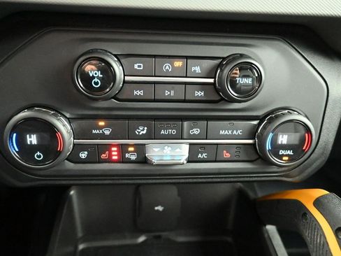 Used 2021 Ford Bronco Badlands image 17