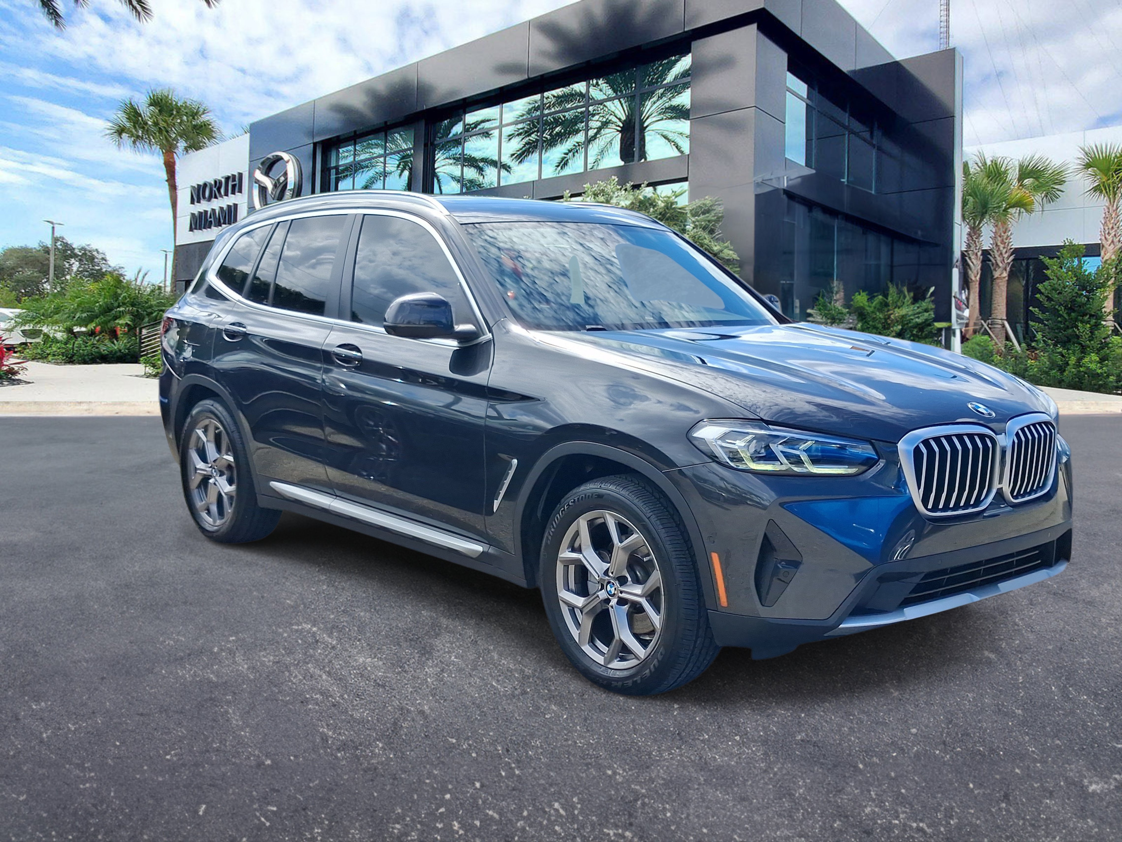 Used 2023 BMW X3 xDrive30i w/ Premium Package AWD/4WD image 3
