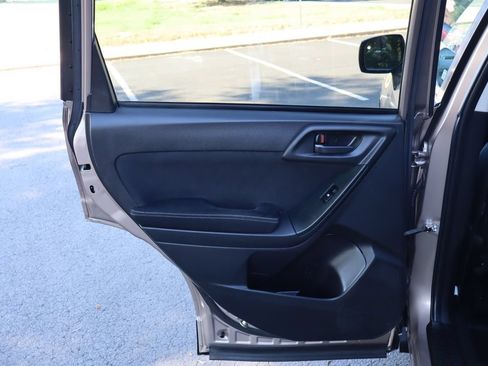 Used 2015 Subaru Forester 2.5i Premium AWD/4WD image 24