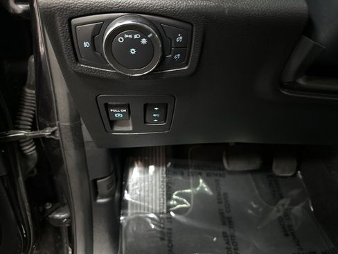 Used 2021 Ford Expedition Limited image 31