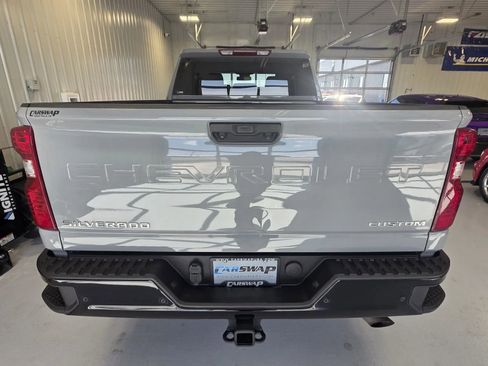 Used 2025 Chevrolet Silverado 2500 Custom w/ Custom Value Package AWD/4WD image 4
