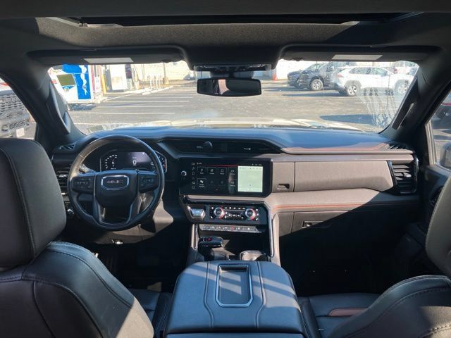 Used 2022 GMC Sierra 1500 AT4 w/ AT4 Preferred Package AWD/4WD image 4