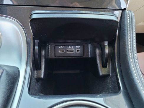 Used 2022 Nissan Maxima Platinum w/ Sport Mat Group FWD image 23