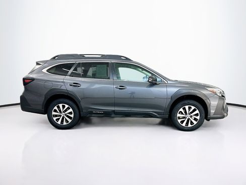 Used 2025 Subaru Outback Premium AWD/4WD image 10
