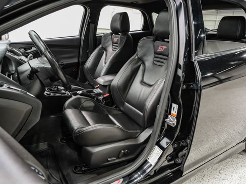 Used 2016 Ford Focus ST w/ Equipment Group 402A image 19