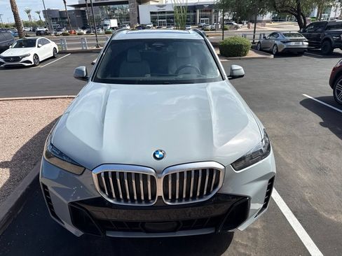 Used 2024 BMW X5 sDrive40i w/ M Sport Package RWD image 2