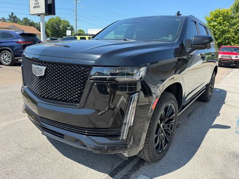 Used 2021 Cadillac Escalade Sport w/ Driver Assist Tech Package AWD/4WD image 4