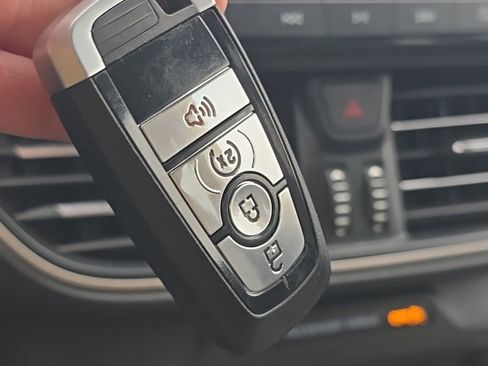 Used 2021 Ford Escape SE w/ Cold Weather Package image 33