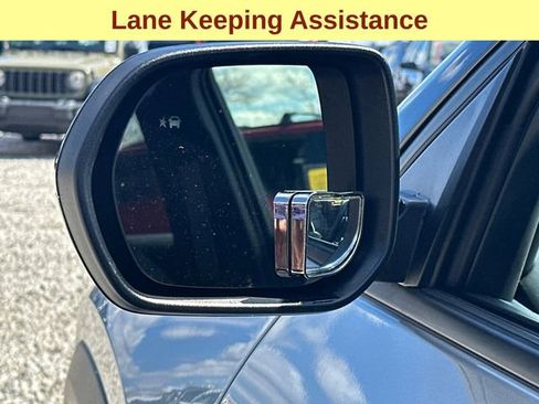 Used 2025 Chevrolet Equinox LT w/ Convenience Package II image 8