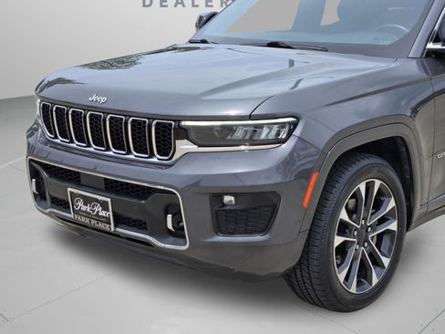 Used 2022 Jeep Grand Cherokee Overland AWD/4WD image 12