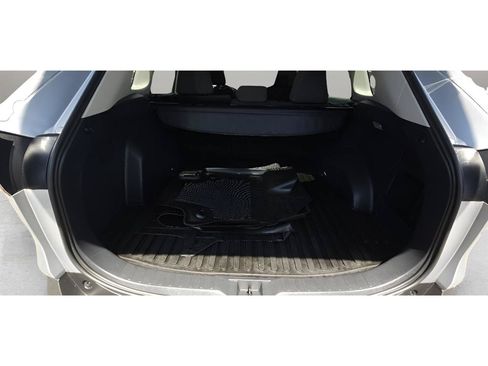 Used 2021 Toyota RAV4 LE AWD/4WD image 25
