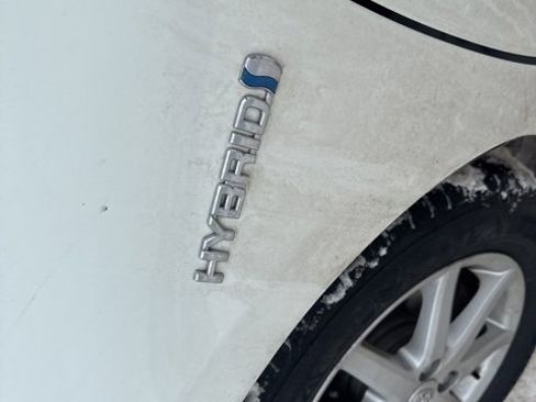 Used 2015 Toyota Prius C Four image 27