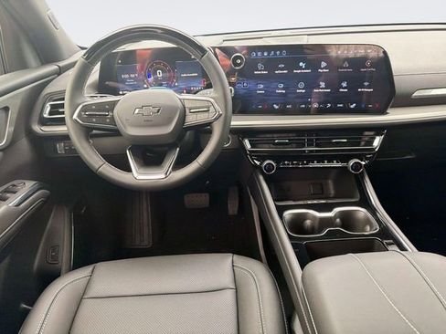 New 2026 Chevrolet Traverse LT w/ Enhanced Driving Package image 16