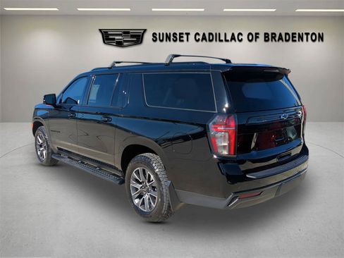 Used 2023 Chevrolet Suburban Z71 w/ Luxury Package image 6