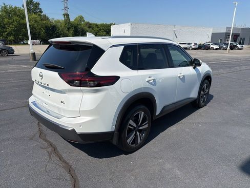 Certified 2024 Nissan Rogue SL w/ SL Premium Package FWD image 9