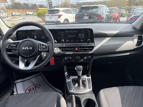 Certified 2024 Kia Seltos LX image 9
