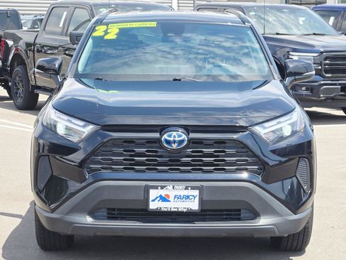 Used 2022 Toyota RAV4 XLE AWD/4WD image 2