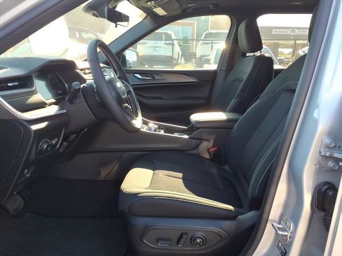 New 2025 Jeep Grand Cherokee L Laredo w/ Luxury Tech Group I image 10