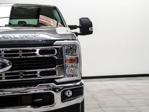 Used 2024 Ford F250 XLT image 7