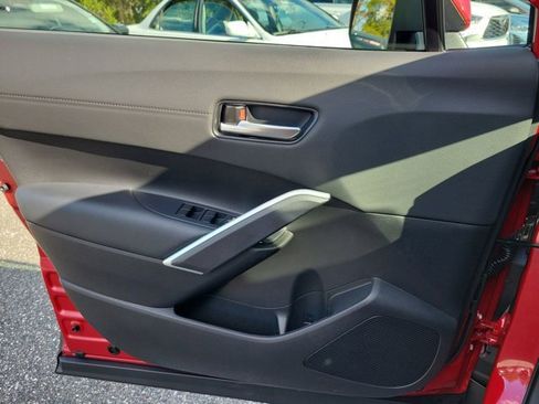 Used 2023 Toyota Corolla Cross XLE image 35