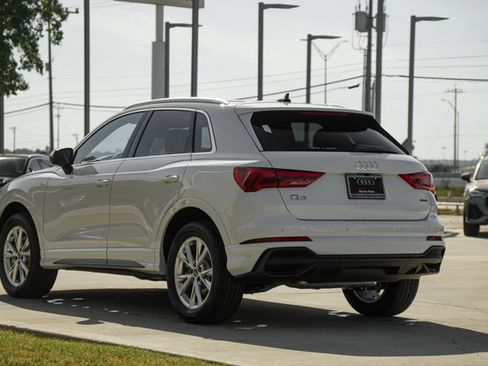 Certified 2025 Audi Q3 2.0T Premium Plus w/ Premium Plus Package image 6