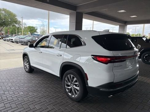 Used 2025 Buick Enclave Preferred image 7