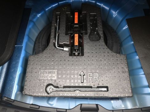 New 2025 Nissan Kicks Play S image 16