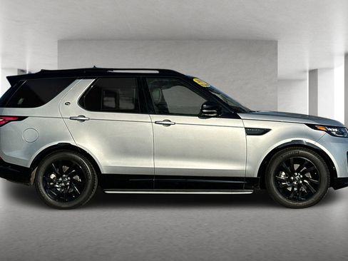 Used 2019 Land Rover Discovery HSE image 3