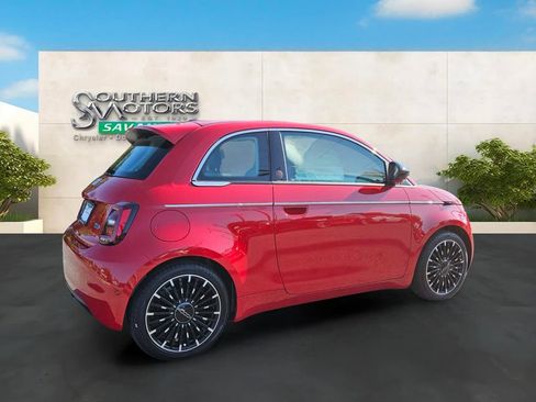 New 2026 FIAT 500 e Icona w/ Quick Order Package 21R FWD image 5