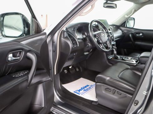 Used 2023 Nissan Armada SV image 3