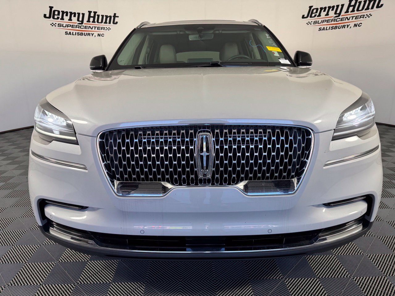 Used 2024 Lincoln Aviator Reserve w/ Elements Package Plus RWD image 5