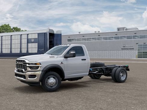 New 2026 RAM 4500 Tradesman w/ Chrome Appearance Group RWD image 2