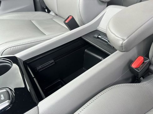 Used 2022 Honda Pilot Touring image 13