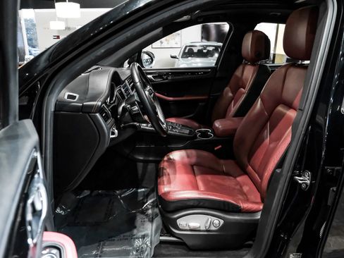 Used 2017 Porsche Macan S image 4