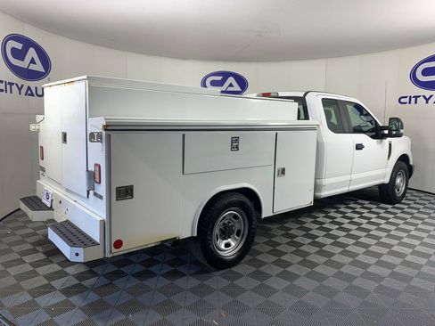 Used 2019 Ford F350 XL w/ Power Equipment Group RWD image 3