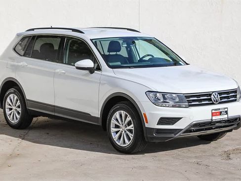 Used 2019 Volkswagen Tiguan SE image 3