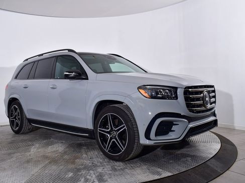 Used 2025 Mercedes-Benz GLS 450 4MATIC image 7