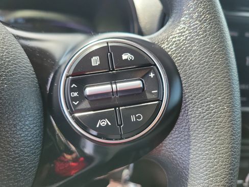 Used 2025 Kia Soul LX image 23