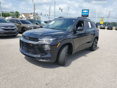 Used 2022 Chevrolet TrailBlazer RS FWD image 2