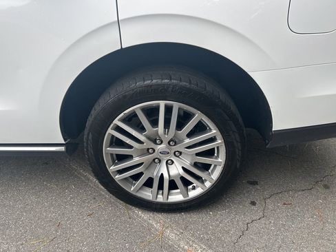 Used 2023 Ford Expedition Limited image 30