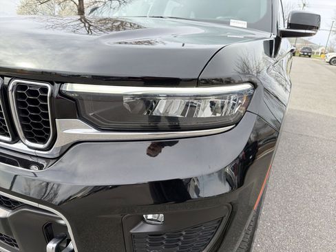 Used 2023 Jeep Grand Cherokee Overland image 13