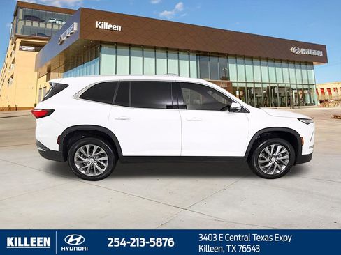 Used 2025 Buick Enclave Preferred FWD image 9