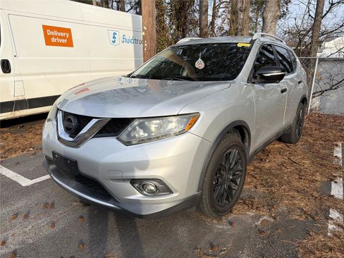 Used 2014 Nissan Rogue SL image 2