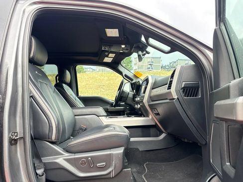 Used 2022 Ford F250 Platinum AWD/4WD image 32