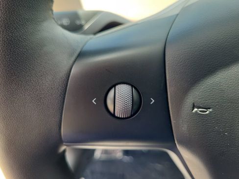 Used 2023 Tesla Model Y Long Range AWD/4WD image 19